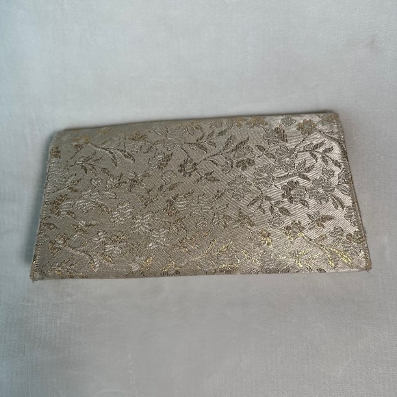 Pegi Paris Vintage Cream and Gold Floral Clutch Purse - Picture 2 of 7